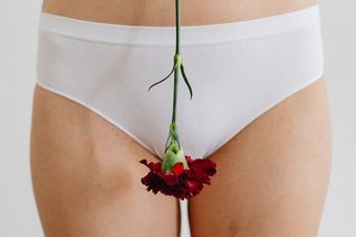 Menstruační chudoba, vánoční dárek od vlády pro mnoho žen - Médium.cz